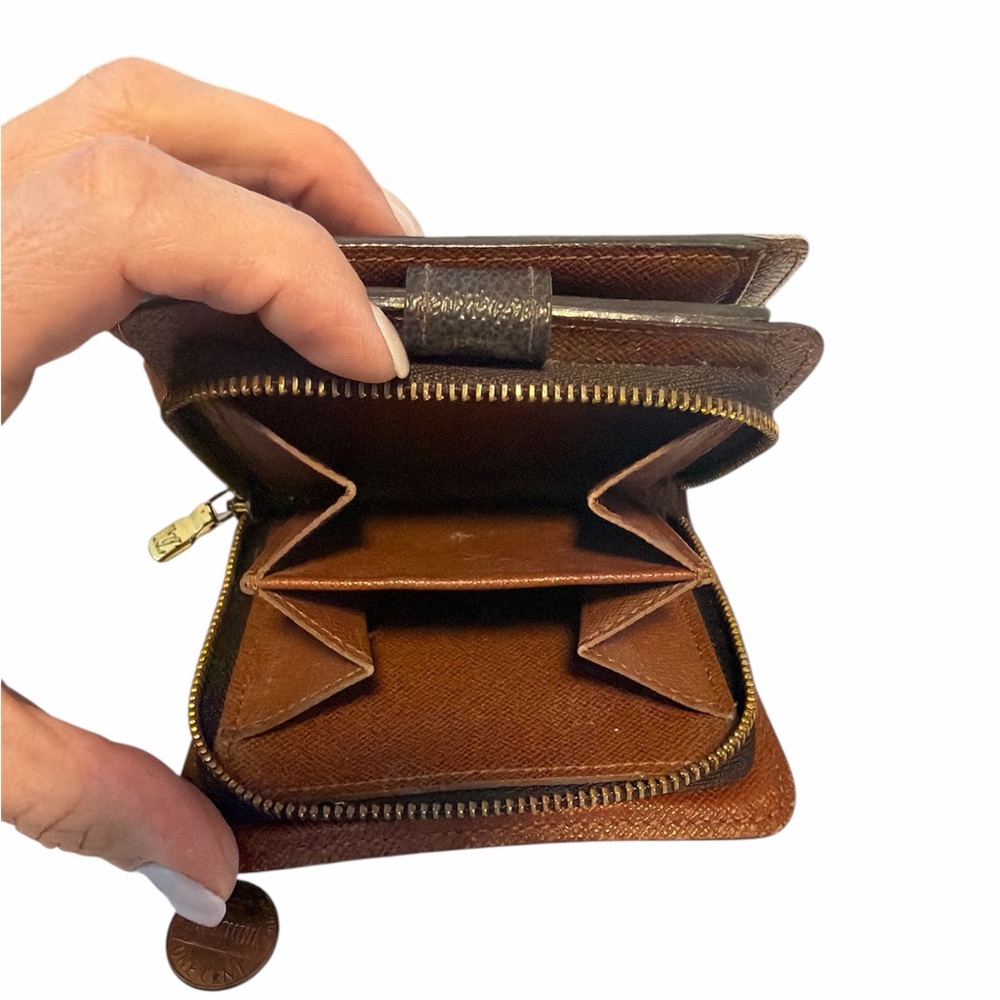 Louis Vuitton Black Monogram Wallet - Picture 4 of 4